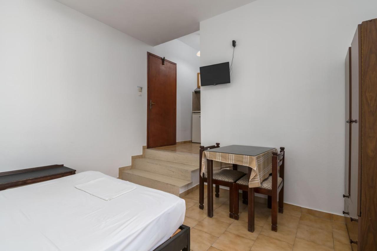 Tilemachos Rooms & Studios Adamantas  Ngoại thất bức ảnh